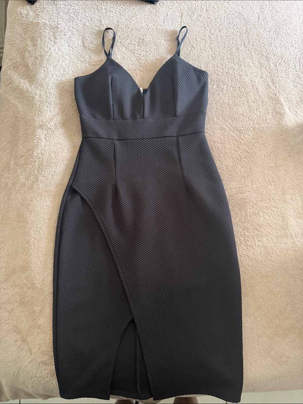 Elegant Black Midi Dress with Spaghetti Straps